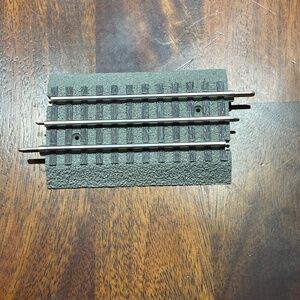 Lionel 6-12024 O Gauge FasTrack 5 Inch 1/2 Straight Track‎ Sections (28) VG